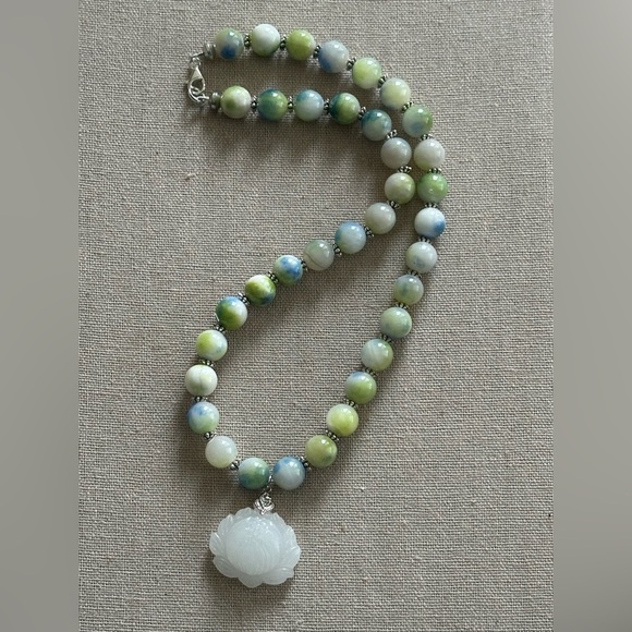 20 inch Jade and Chalcedony bead necklace NWOT - Picture 9 of 10